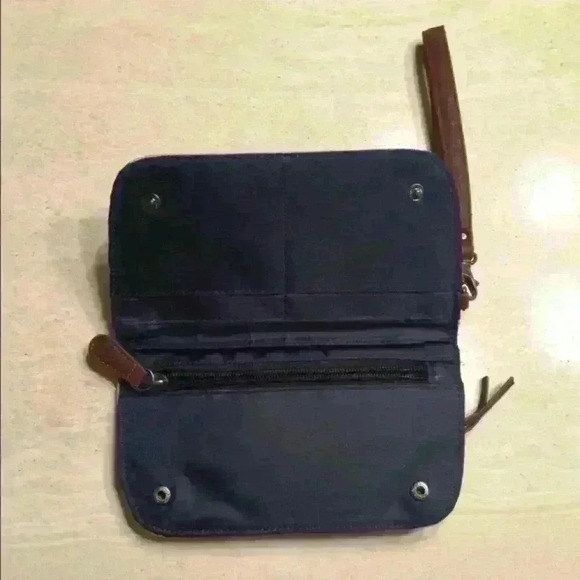 Wallet/ Wristlet - Picture 3 of 4